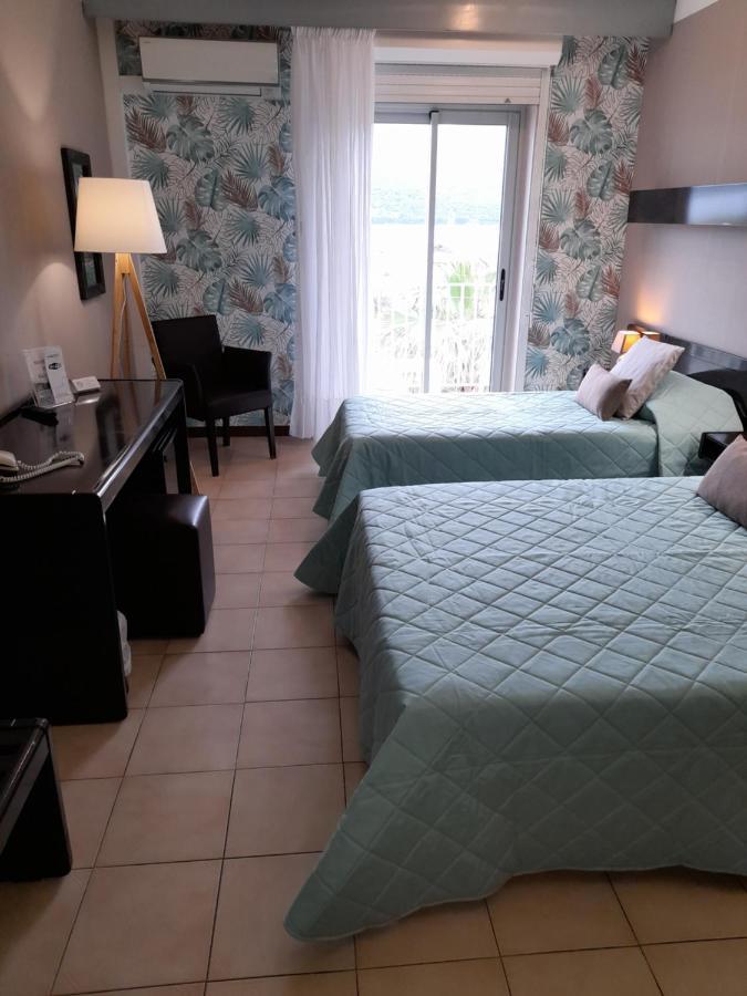Hotel Beach Проприано Екстериор снимка