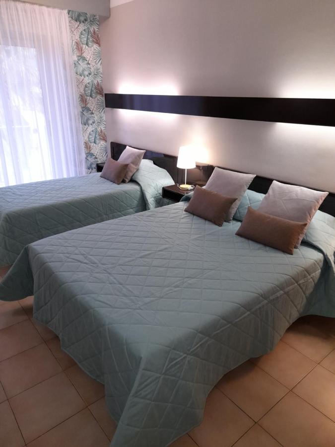 Hotel Beach Проприано Екстериор снимка